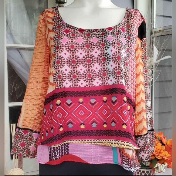 Patrons Of Peace Split Back Longsleeved Geometric Pattern Multicolored Boho Top - Picture 8 of 8